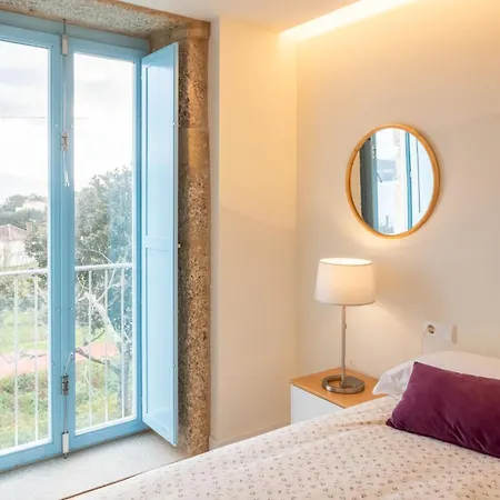 La Casa De Cristales * Outes