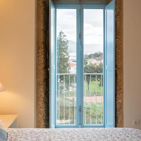 La Casa De Cristales * Outes