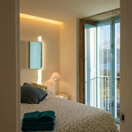 La Casa De Cristales * Outes